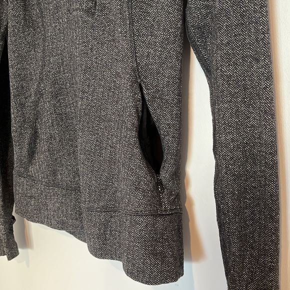 Lululemon long sleeve top - Picture 4 of 4